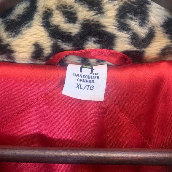 🐆Women’s leopard print coat🐆 - Picture 3 of 3